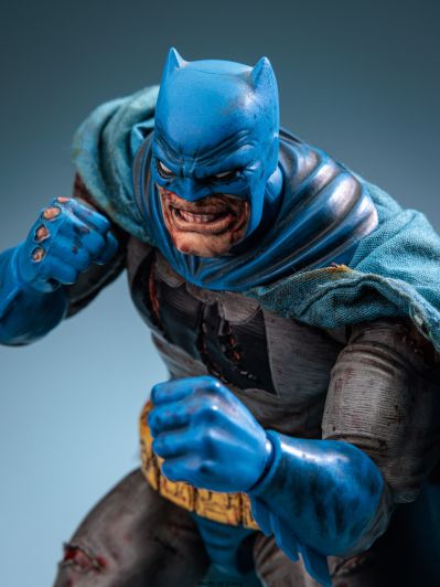 MAFEX No.119 蝙蝠侠：黑骑士归来 蝙蝠侠