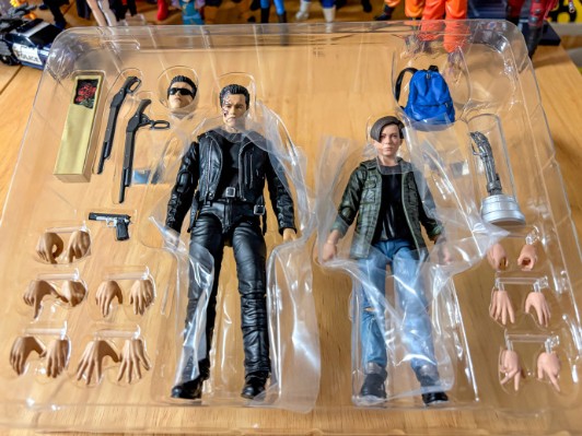 MAFEX T-800（终结者2）＆ 约翰·康纳