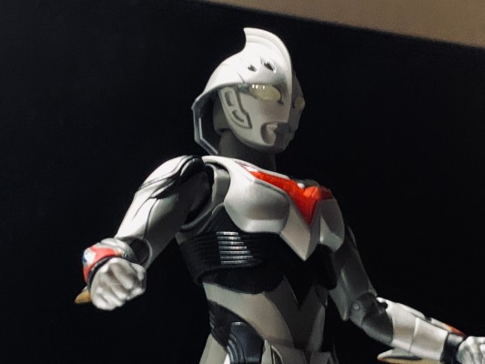 S.H.Figuarts 奈克赛斯奥特曼 幼年形态