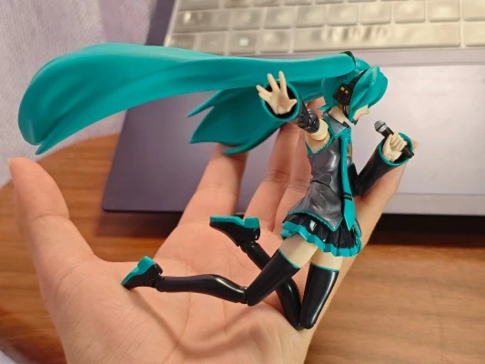 手办