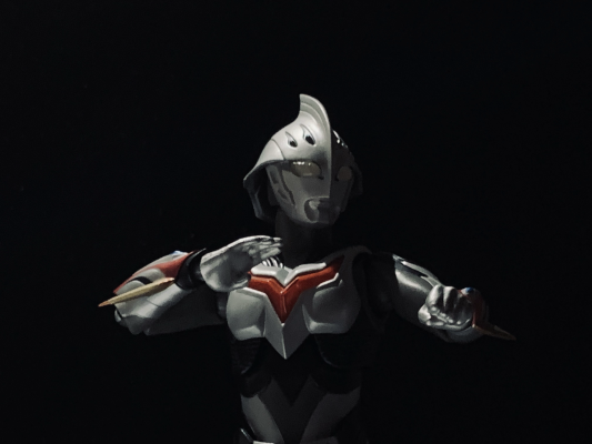 S.H.Figuarts 奈克赛斯奥特曼 幼年形态