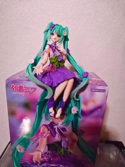 压泡面 初音未来 花仙子 紫色波斯菊