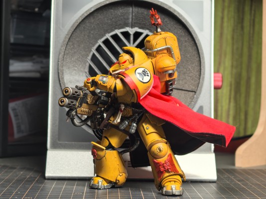 战锤40000 游戏版 帝国之拳 重装仲裁者 配备重型爆矢步枪和爆矢手枪