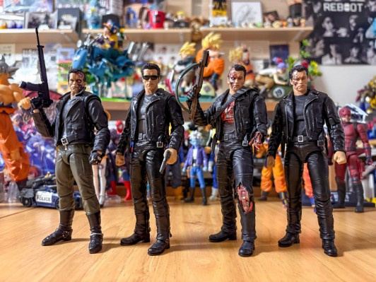 MAFEX T-800（终结者2）＆ 约翰·康纳