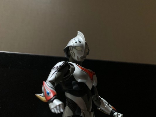 S.H.Figuarts 奈克赛斯奥特曼 幼年形态