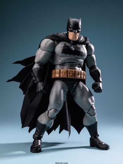 MAFEX No.119 蝙蝠侠：黑骑士归来 蝙蝠侠