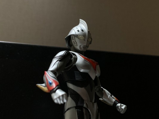 S.H.Figuarts 奈克赛斯奥特曼 幼年形态
