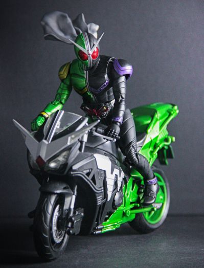 S.H.Figuarts 硬汉摩托（风都侦探改编动画纪念款）