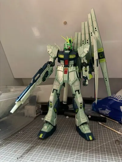 MG 1/100   福冈高达公园专属商品 ν高达 Ka版 (精神感应框架启动配色)