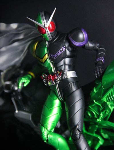 S.H.Figuarts 硬汉摩托（风都侦探改编动画纪念款）