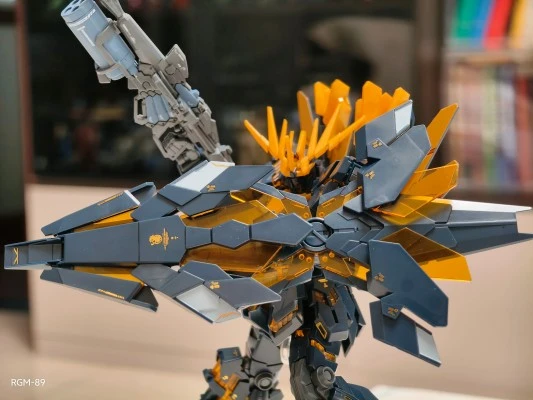 HGUC 1/144 	机动战士高达UC RX-0[N] 独角兽高达2号机 报丧女妖·命运女神
