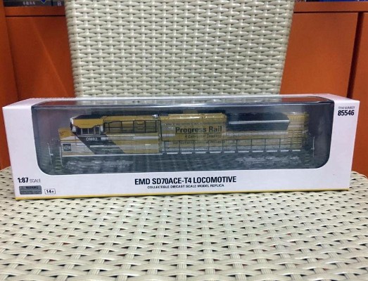HO比例 85546 EMD SD70ACe-T4内燃机车；卡特彼勒Progress Rail；静态
