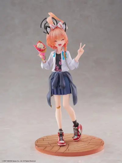 蔚蓝档案 美甘妮露（校服）纪念大厅版