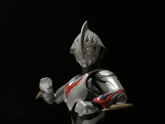 S.H.Figuarts 奈克赛斯奥特曼 幼年形态