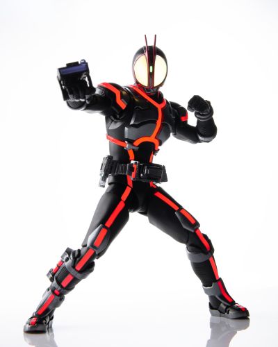 S.H.Figuarts（真骨雕制法） 假面骑士555 夜色版