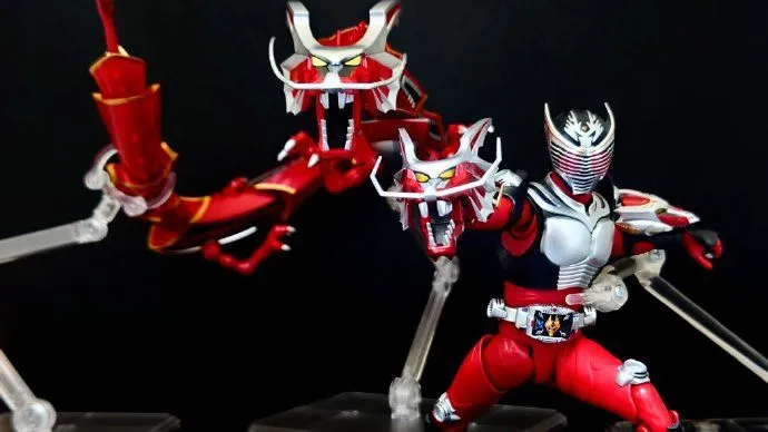 S.H.Figuarts 深红之龙＆假面骑士龙骑扩展配件包