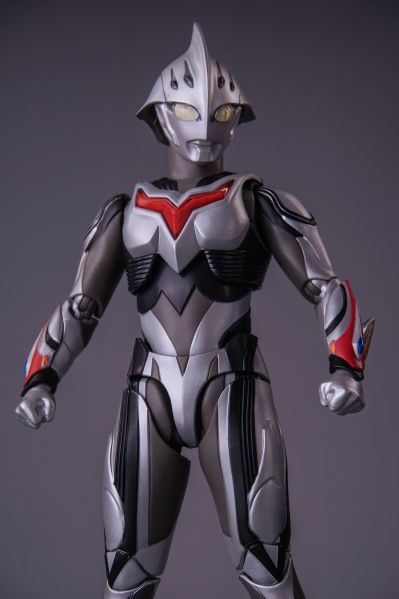S.H.Figuarts 奈克赛斯奥特曼 幼年形态