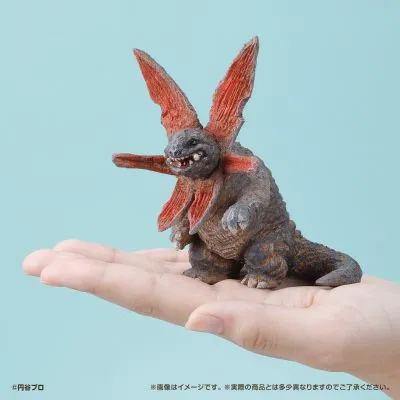 桥本美绪风格的奥特怪兽雕像。04
