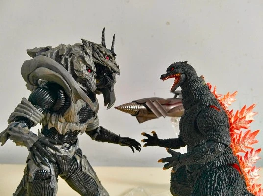 S.H.MonsterArts 哥斯拉（2004）放射热线版 VS 新・轰天号