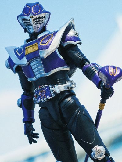 S.H.Figuarts（真骨雕制法） 假面骑士王蛇