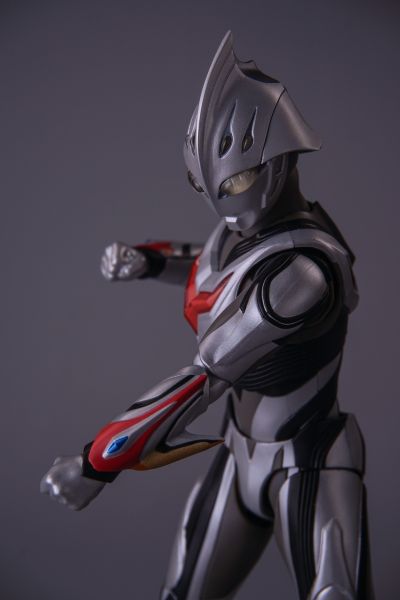 S.H.Figuarts 奈克赛斯奥特曼 幼年形态