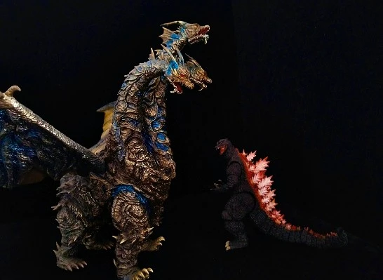 S.H.MonsterArts 哥斯拉（2004）放射热线版 VS 新・轰天号