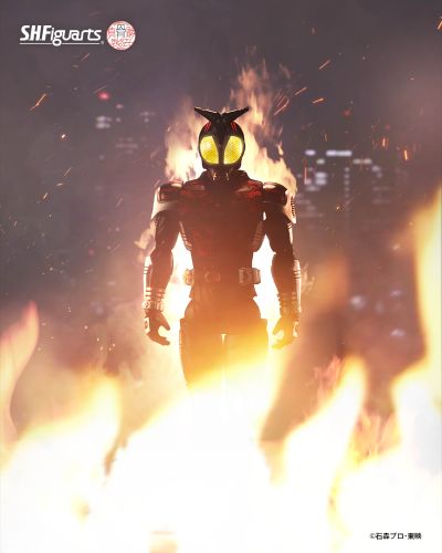 S.H.Figuarts（真骨雕制法） 假面骑士黑暗甲斗王 骑士形态 20周年纪念版