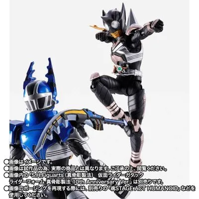 S.H.Figuarts（真骨雕制法） 假面骑士踢蝗＆假面骑士拳蝗 20周年纪念版