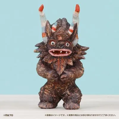 桥本美绪风格的奥特怪兽雕像。04