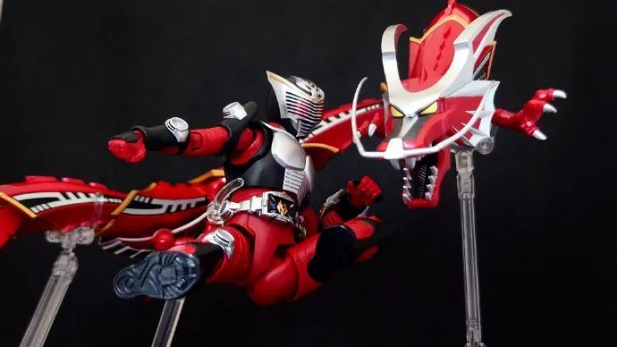 S.H.Figuarts 深红之龙＆假面骑士龙骑扩展配件包