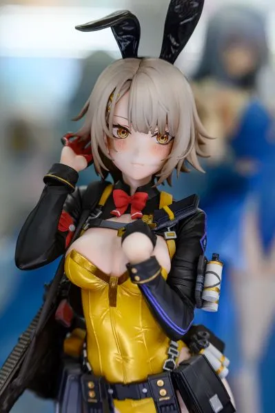 少女前线2：追放 维克托 战地兔影
