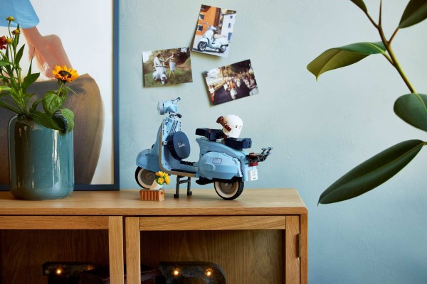 10298 Vespa 125 踏板摩托车‌