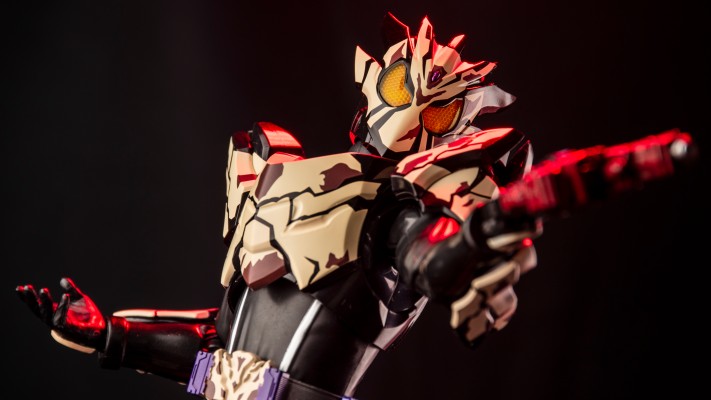 S.H.Figuarts 假面骑士焙客 碎碎曲奇形态