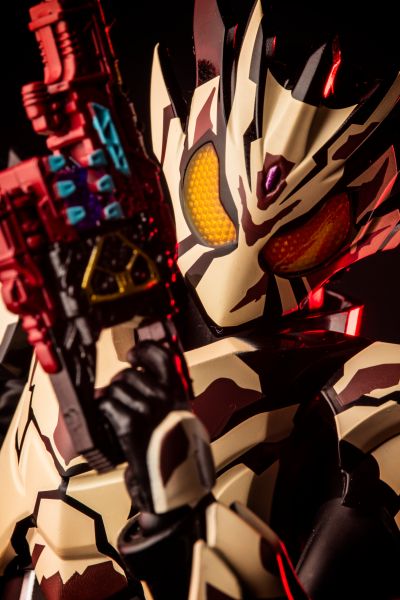 S.H.Figuarts 假面骑士焙客 碎碎曲奇形态